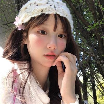 看不见的月亮海报